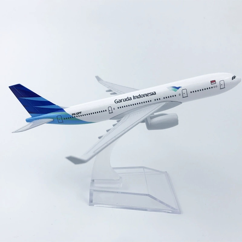 Badminton Indonesia - B737 16 cm Air Garuda Indonésie
